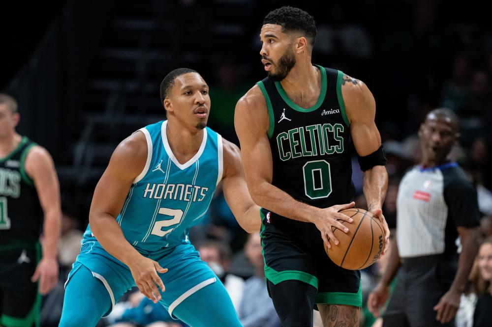 图通过持球 图通过持球