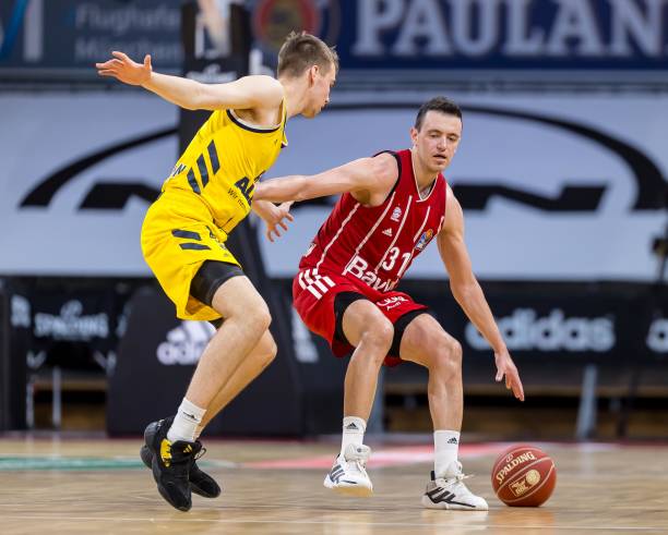 及公众人物 及公众人物