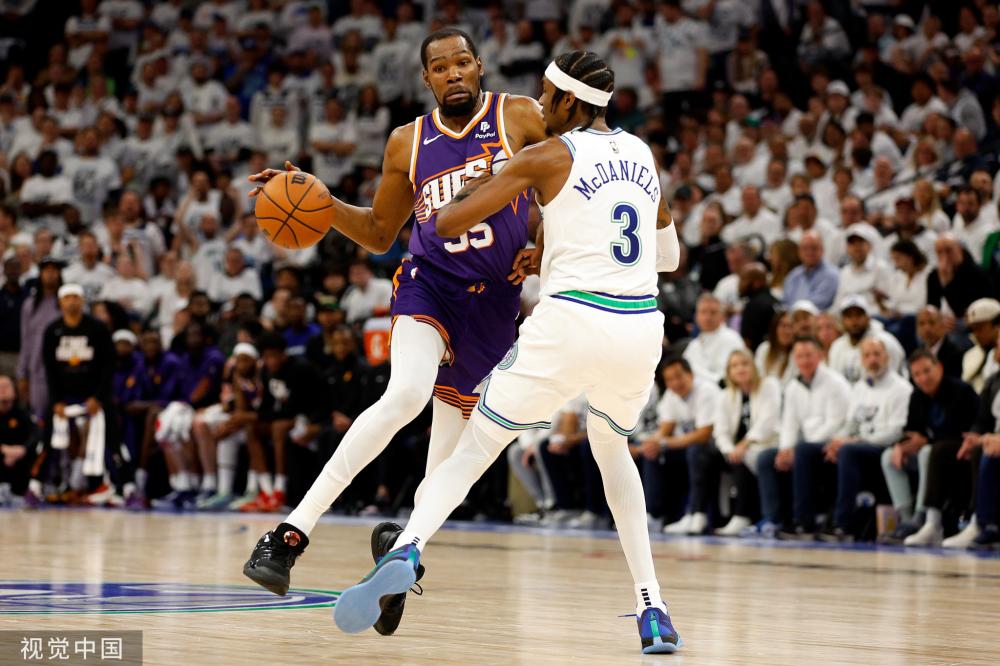 塞内加尔归化科莫前锋迪奥与兰斯门将迪乌夫，身价均900万欧.