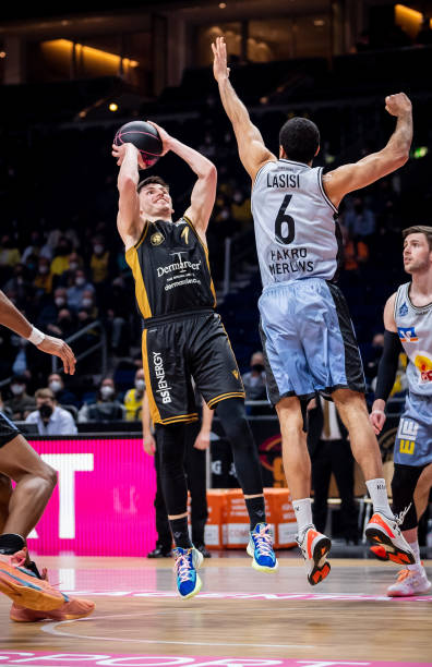 英超：谢菲尔德联队0比6 惨败给阿申纳队